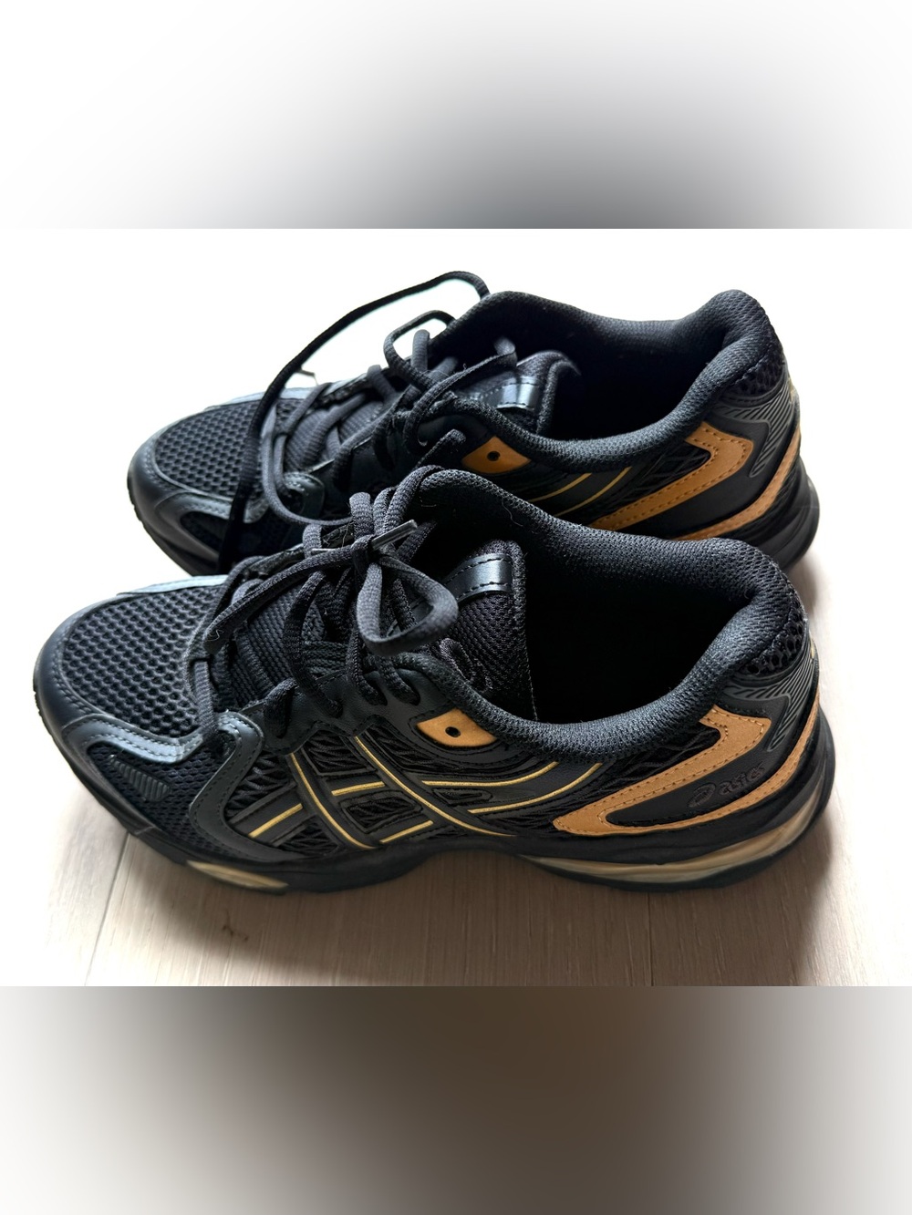 ASICS GEL- K1011 Unisex Sneaker - Black and Pure Gold  - Size 39  M6/W7.5 - Picture 7 of 13